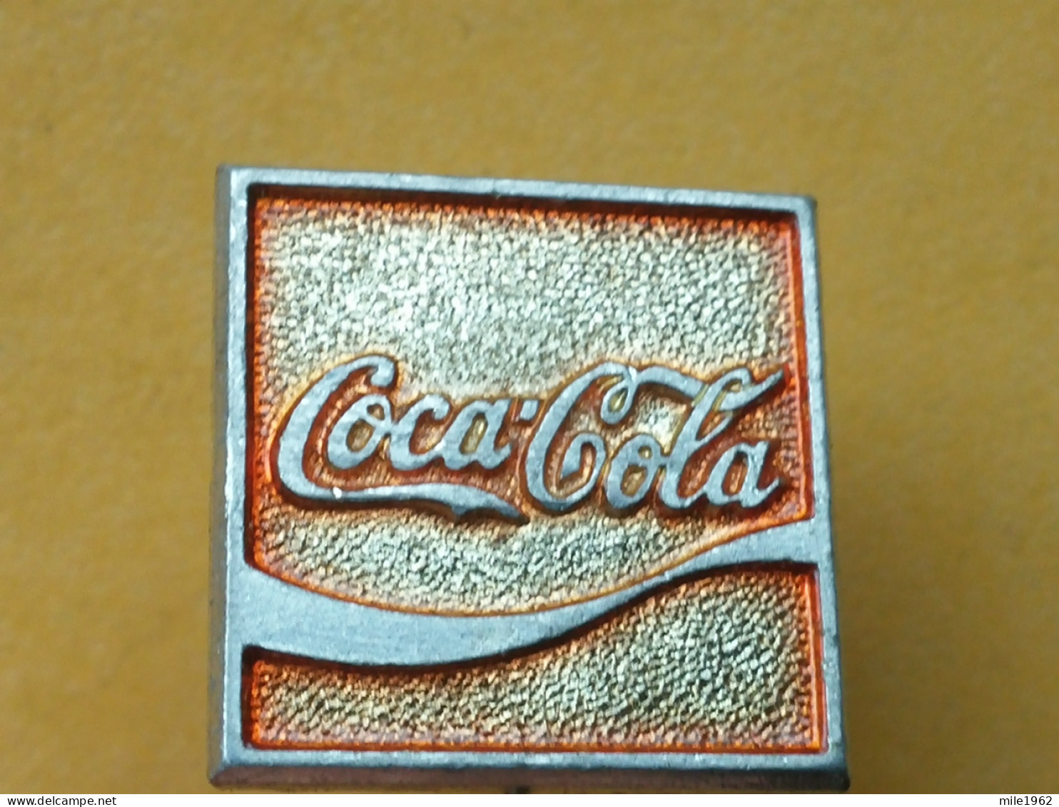 BADGE Z-42-1 - COCA COLA - Coca-Cola