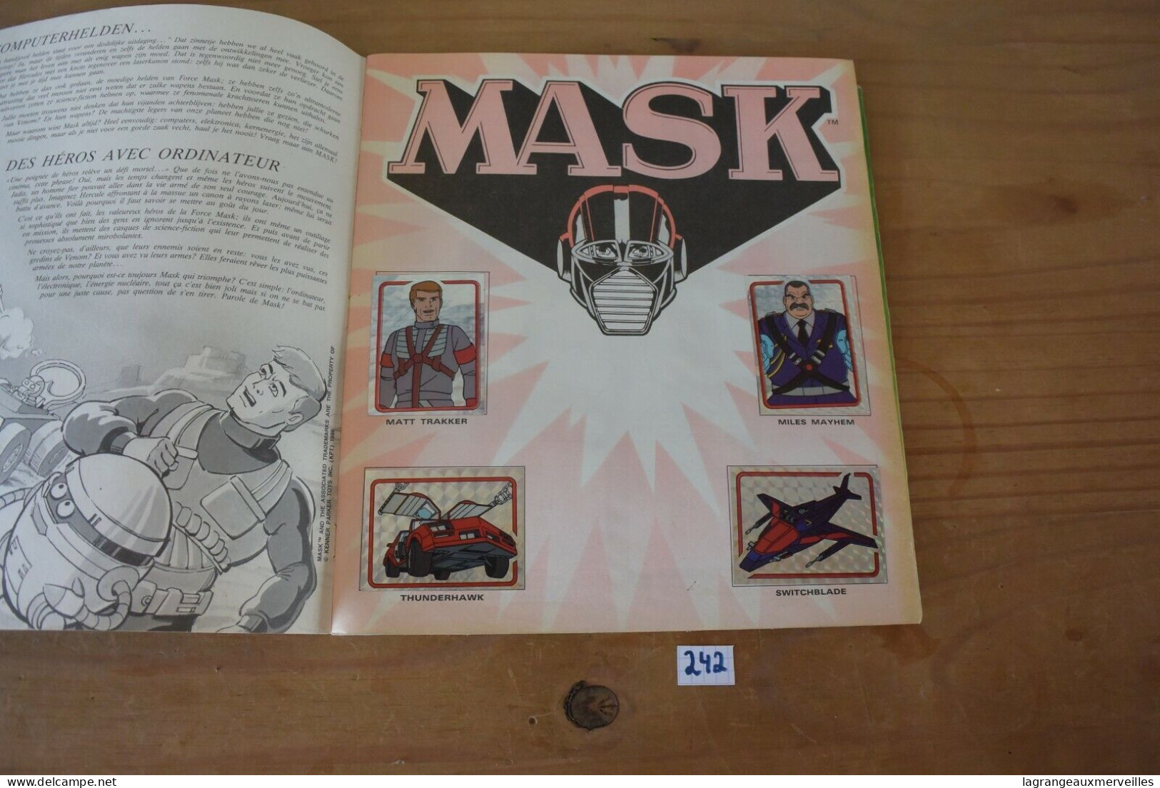 C242 Album PANINI - MASK - COLLECTOR - Stickers