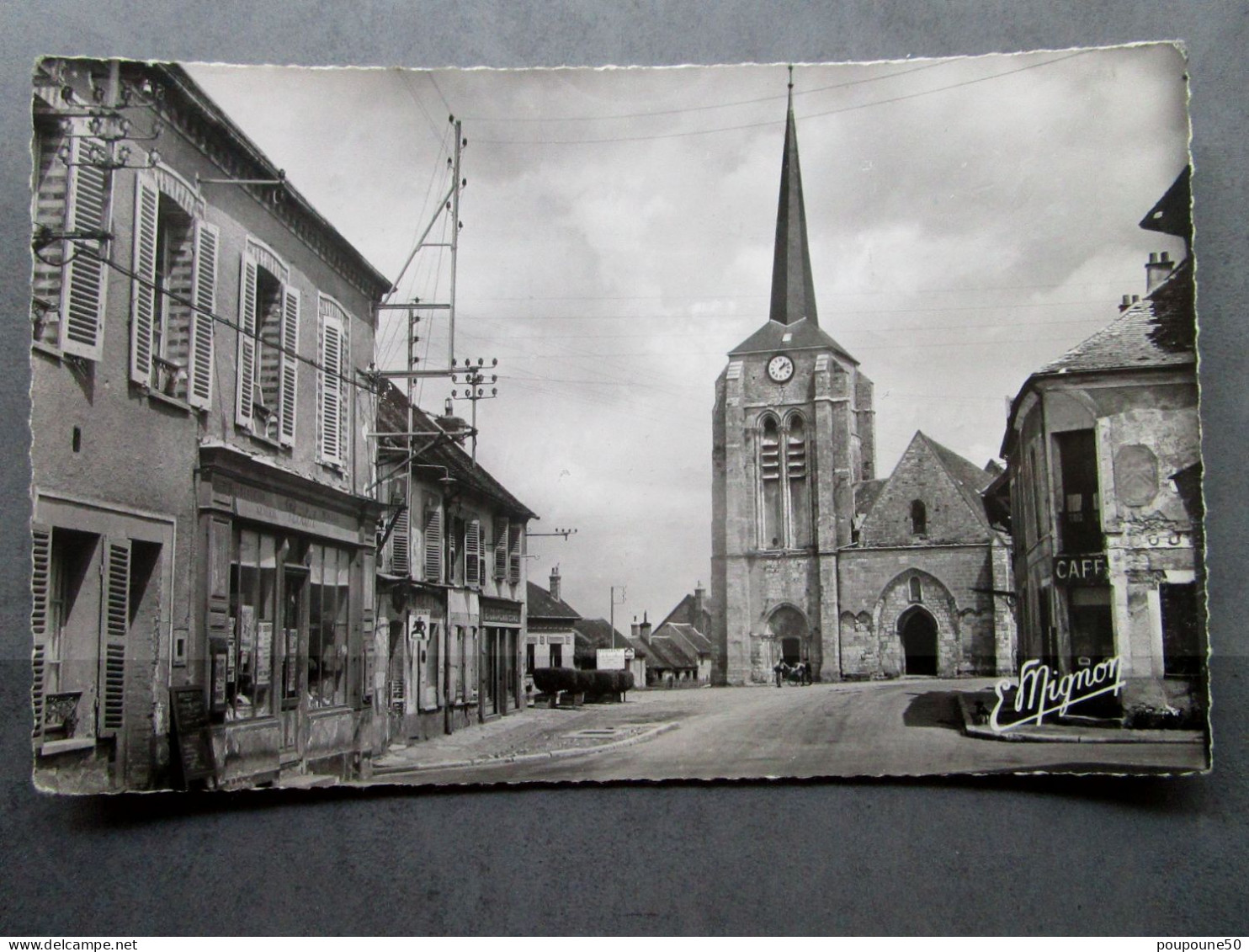 CP 89 Yonne CHEROY  - La Place De L'église Centre Ville L'épicerie Mercerie Maison " Rodal " Le Café 1950 - Cheroy