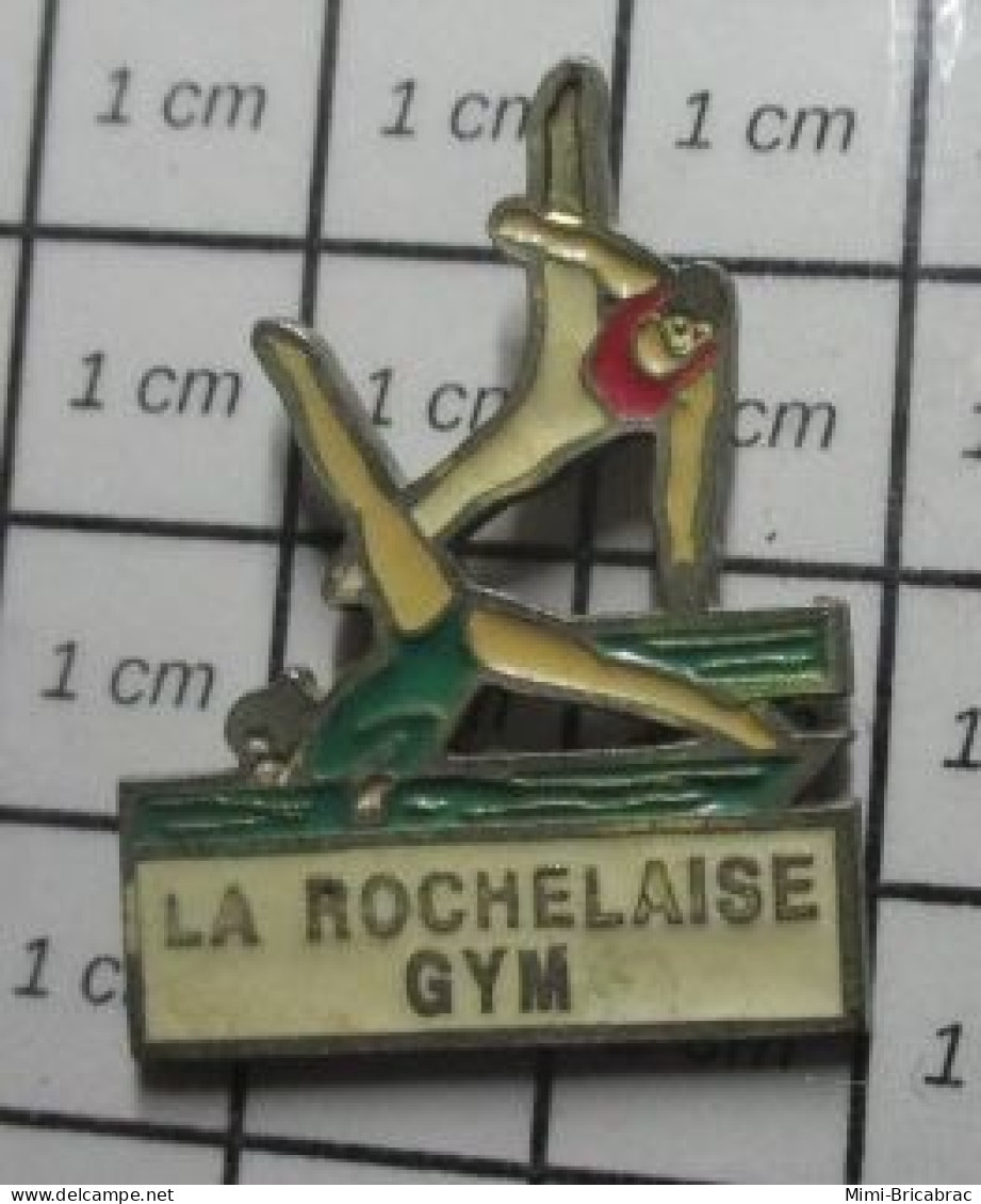 716 Pin's Pins / Rare Et De Belle Qualité !!! SPORTS / CLUB GYMNASTIQUE LA ROCHELAISE HOMME FEMME - Gymnastik