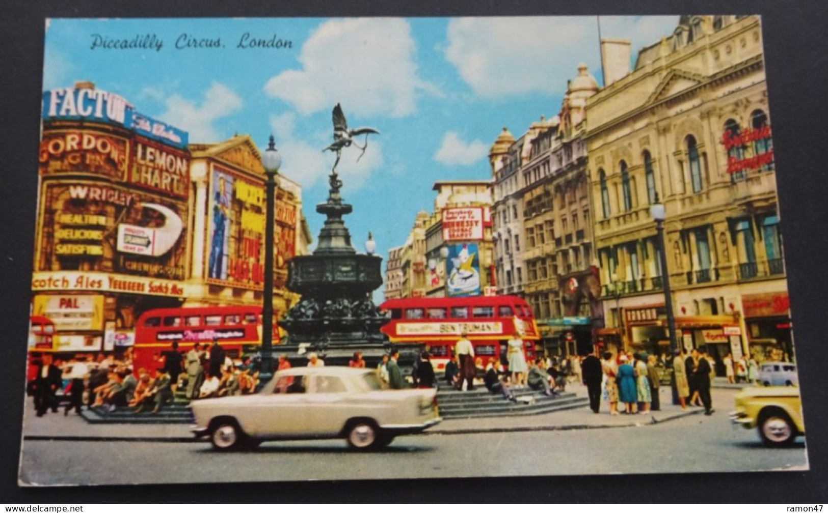 London - Piccadilly Circus - Young's Photo Reproductions, London - Piccadilly Circus