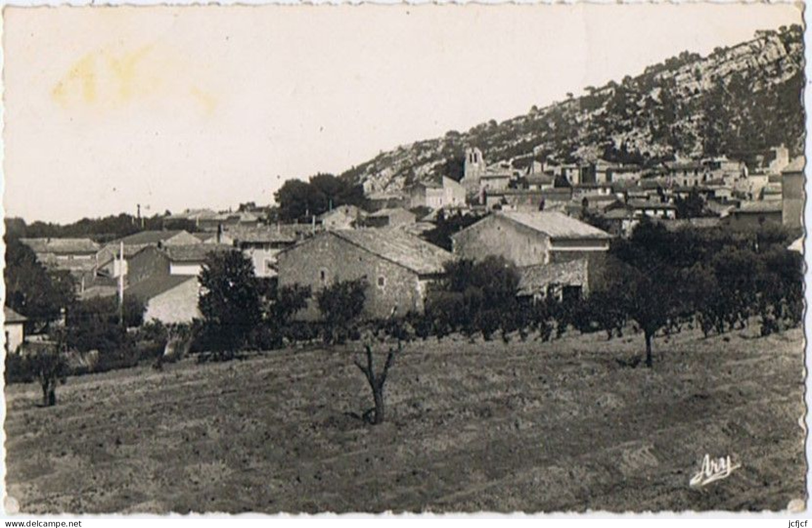 Cpsm..84..ROBION..VAUCLUSE..VUE GENERALE.. - Robion