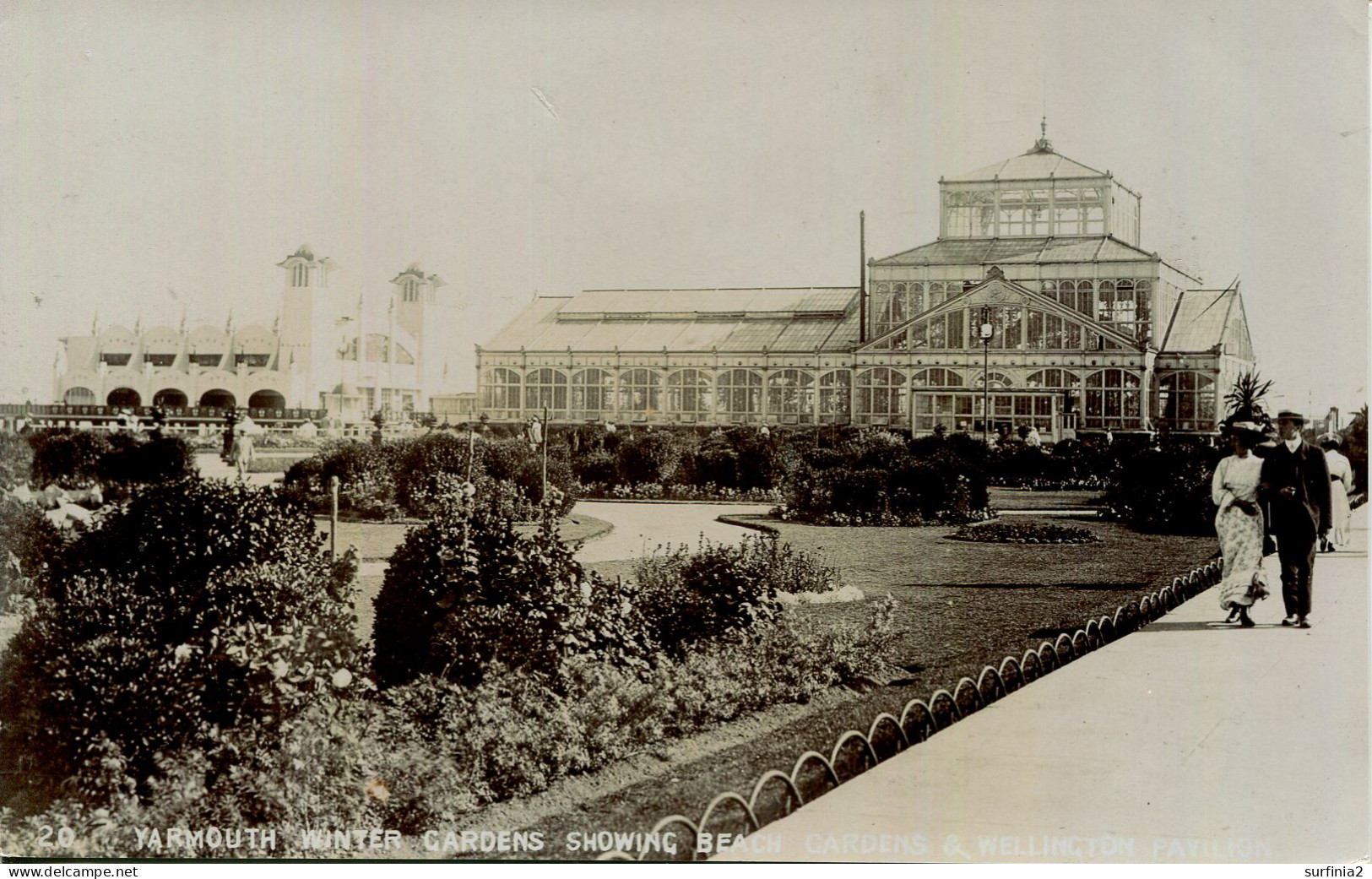 NORFOLK - GREAT YARMOUTH WINTER GARDENS SHOWING BEACH GARDENS AND WELLINGTON PIER RP  Nf820 - Great Yarmouth