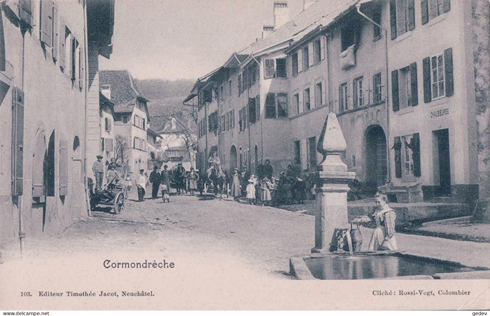 Cormondrèche NE, Rue Animée, Attelage Et Fontaine (103) Petit Pli D'angle - Cormondrèche