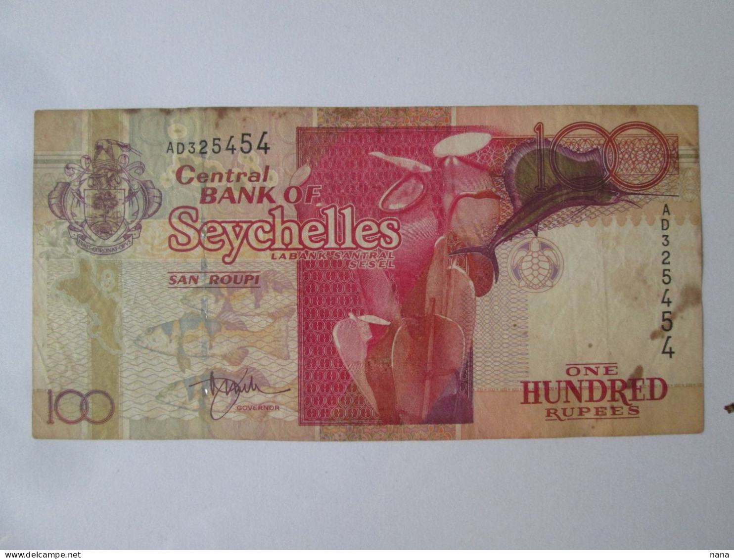 Seychelles 100 Rupees 1998 Banknote See Pictures - Seychelles