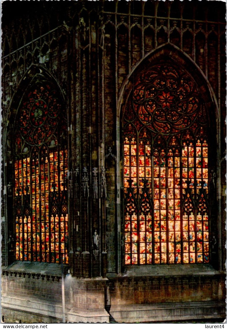 27-11-2023 (3 V 35) Italy -  Milano Cathedral (stained Glass Window) - Kirchen U. Kathedralen