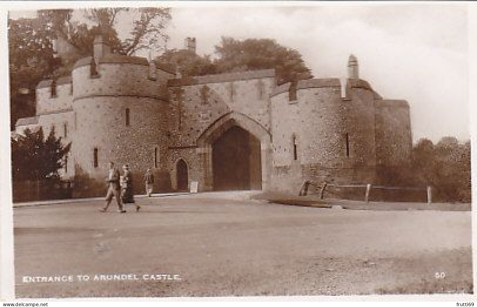 AK 182739 ENGLAND - Entrance To Arundel Castle - Arundel