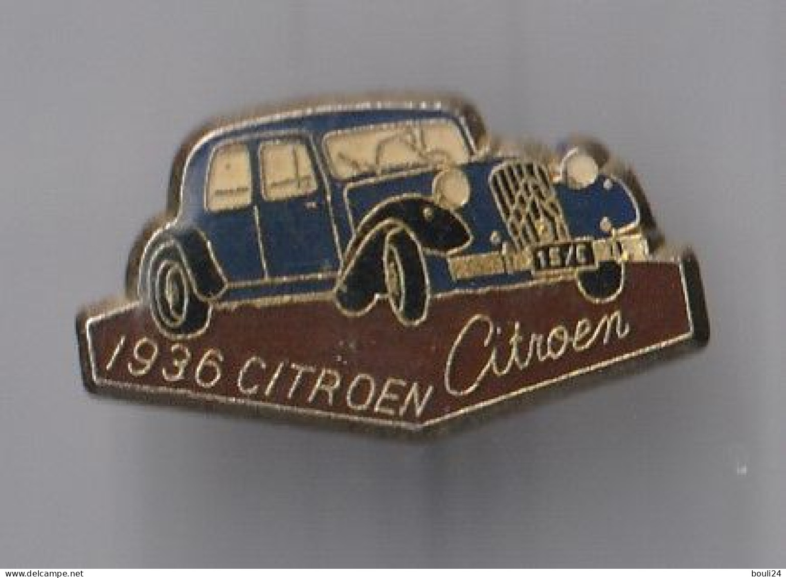 PIN'S   THEME  AUTOMOBILE CITROEN  TRACTION  1936 - Citroën