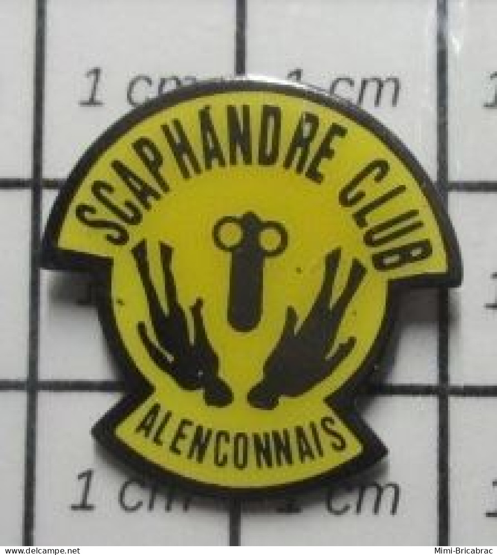 419 Pin's Pins / Rare Et De Belle Qualité !!! SPORTS / PLONGEE SOUS MARINE SCAPHANDRE CLUB ALENCONNAIS - Immersione