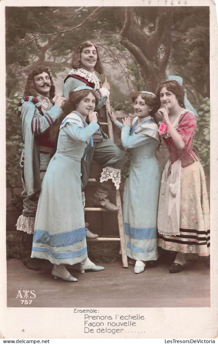 SPECTACLE - Théâtre - Ensemble Prenons L'échelle Façon Nouvelle De Déloger - Colorisé - Carte Postale Ancienne - Théâtre