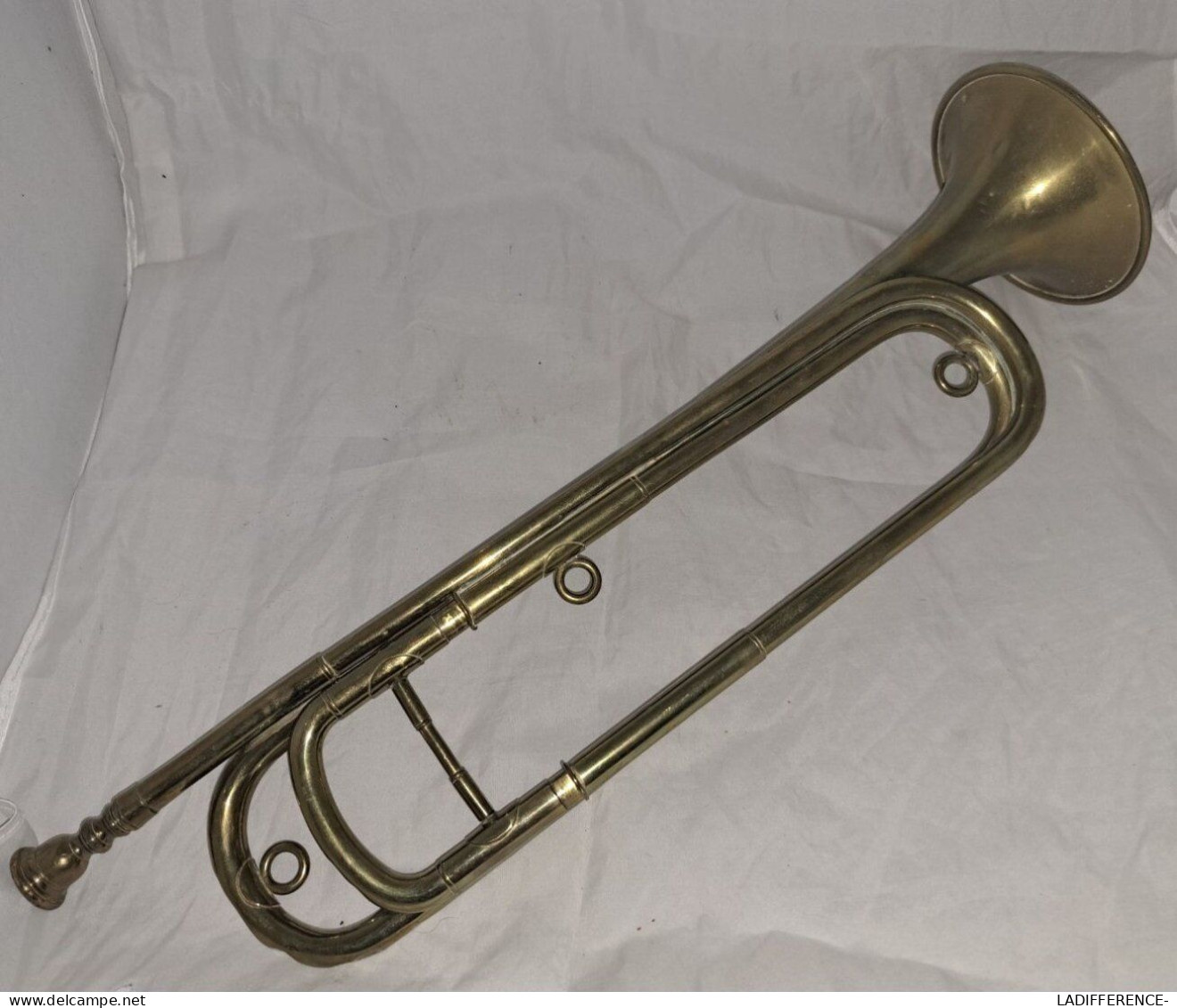 Ancien instrument de musique Couesnon Paris