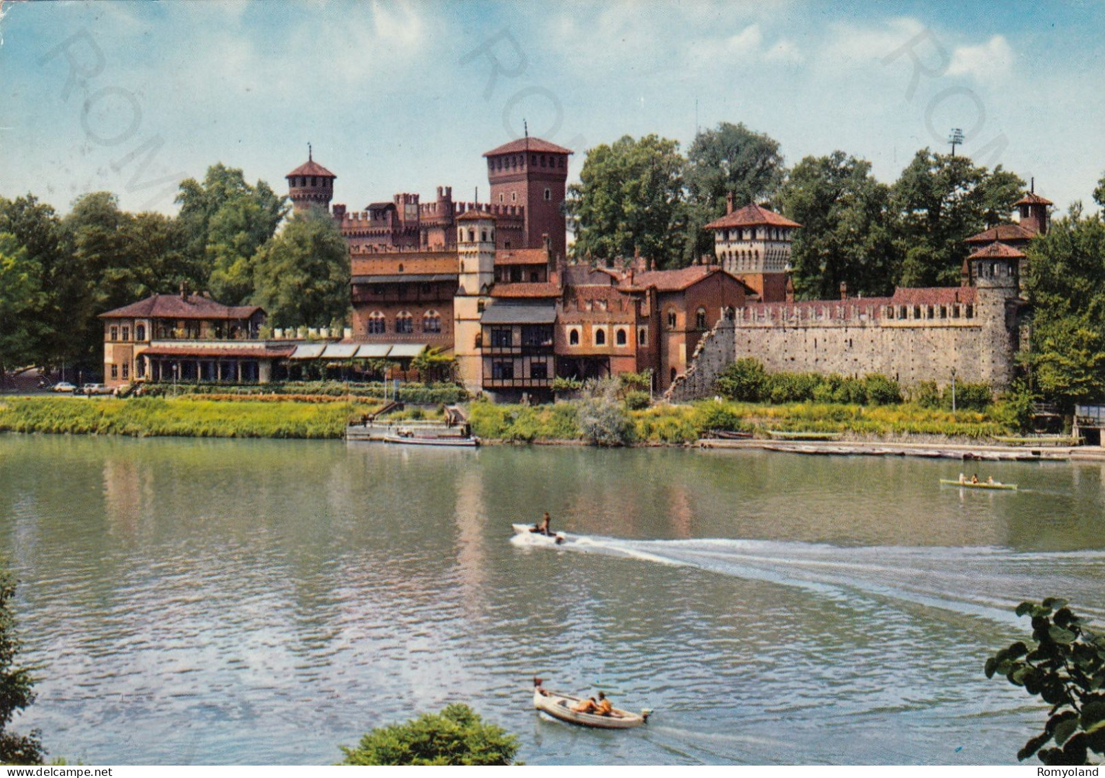 CARTOLINA  TORINO,PIEMONTE-IL CASTELLO MEDIOEVALE VISTO DAL PO-CULTURA,MEMORIA,RELIGIONE,BELLA ITALIA,VIAGGIATA 1972 - Castello Del Valentino