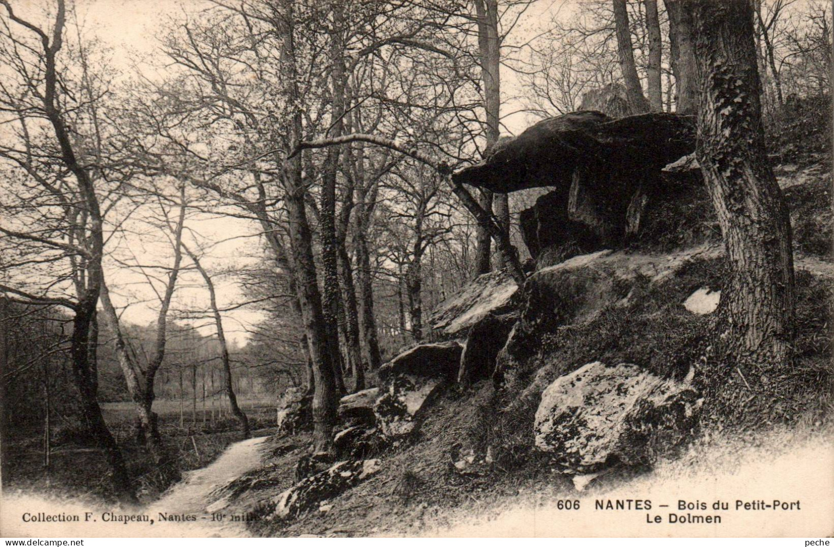 N°118401 -cpa Nantes -le Dolmen- - Dolmen & Menhire