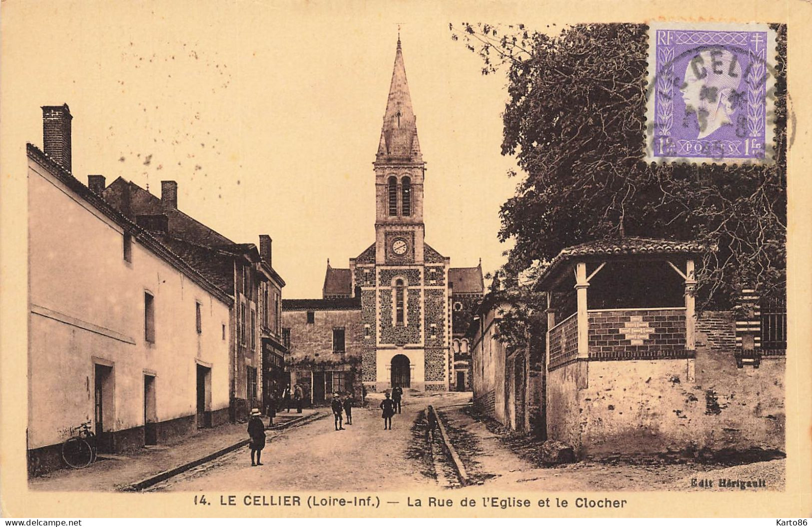 Le Cellier * Rue De L'église Et Le Clocher * Villageois - Le Cellier