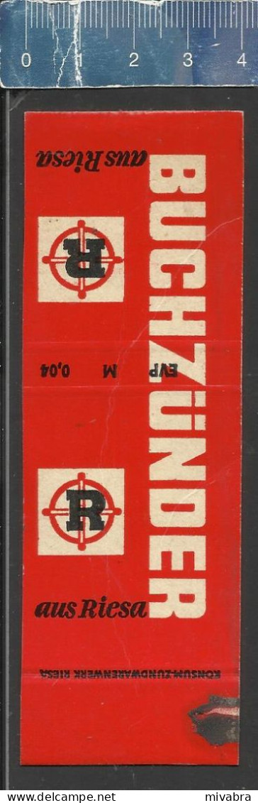 BUCHZÜNDER AUS RIESA   - OLD MATCHCOVER KONSUM RIESA DDR EAST GERMANY - Zündholzschachteletiketten