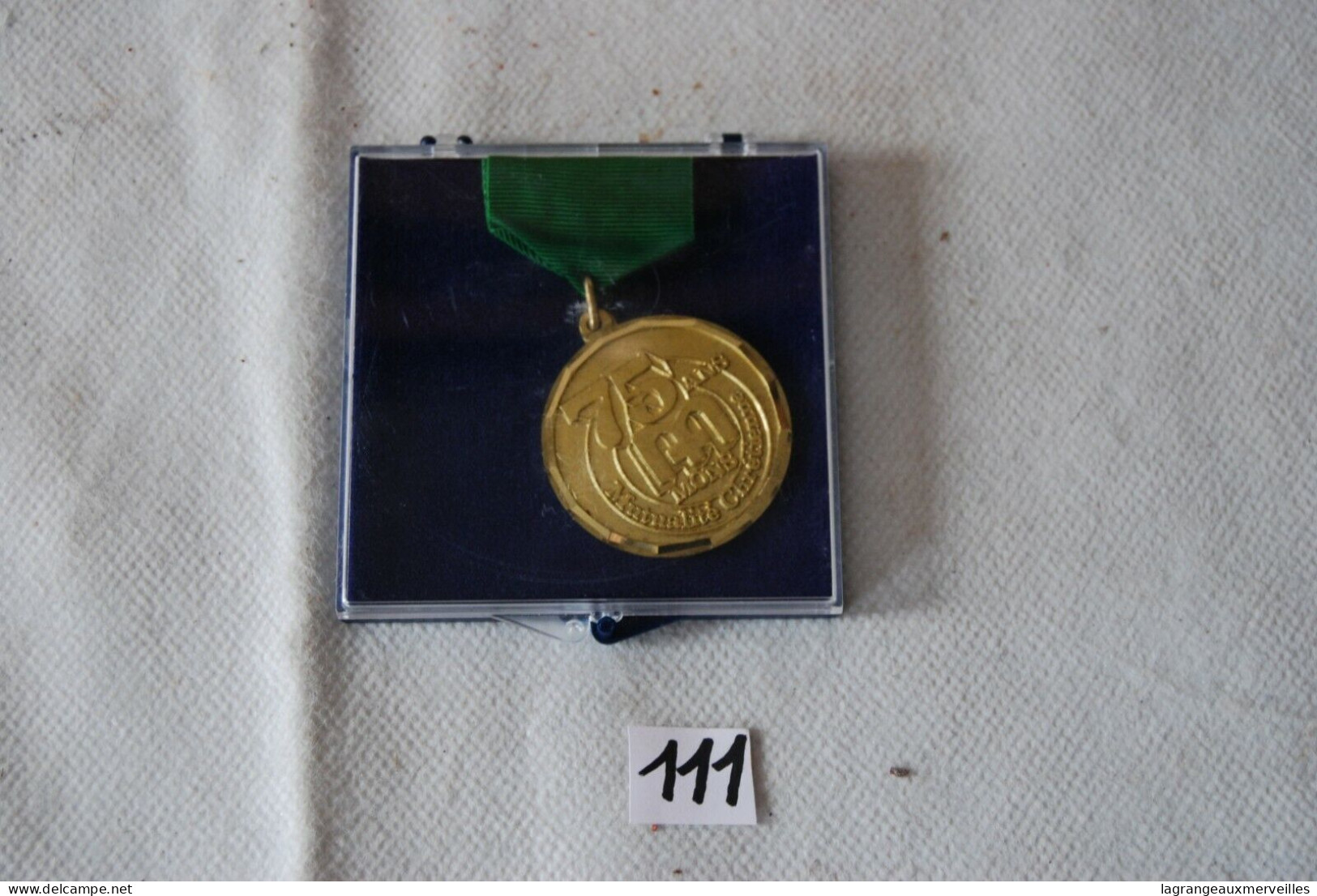 C111 Ancienne Médaille Commémorative - Mutualité Chrétienne - 75ans Mons - Professionnels / De Société