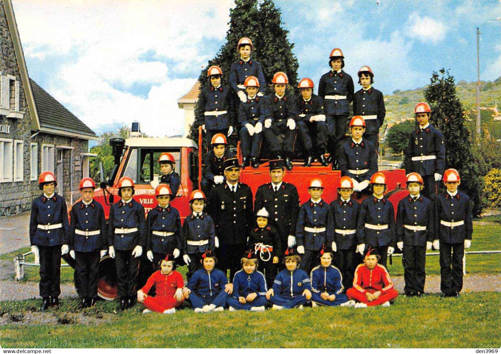 Le TRAIT (Seine-Maritime) - Cadets Sapeurs-Pompiers Devant Leur Camion - Le Trait