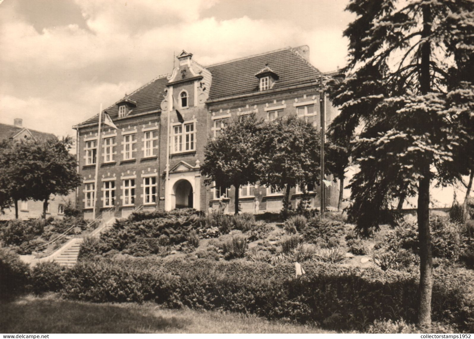 STOSSEN, KR. HOHENMOLSEN, ARCHITECTURE, FLAGS, GERMANY - Chemnitz (Karl-Marx-Stadt 1953-1990)