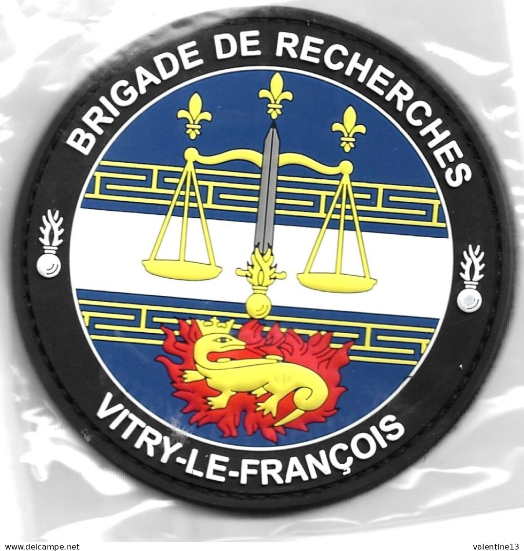 Ecusson PVC GENDARMERIE BRIGADE DE RECHERCHES VITRY LE FRANCOIS 51 - Policia