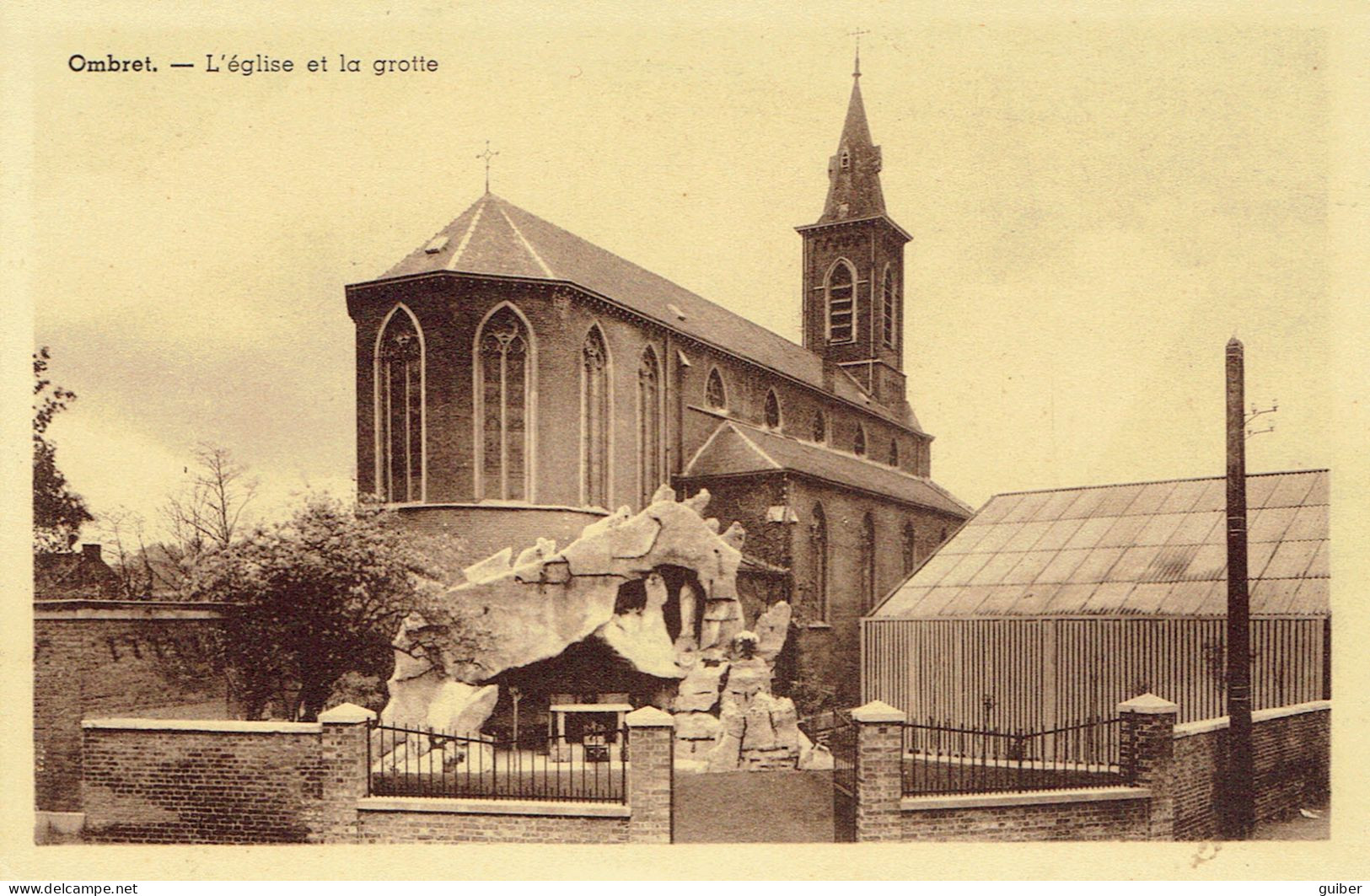 Ombret L'eglise Et La Grotte  Desaix  - Amay