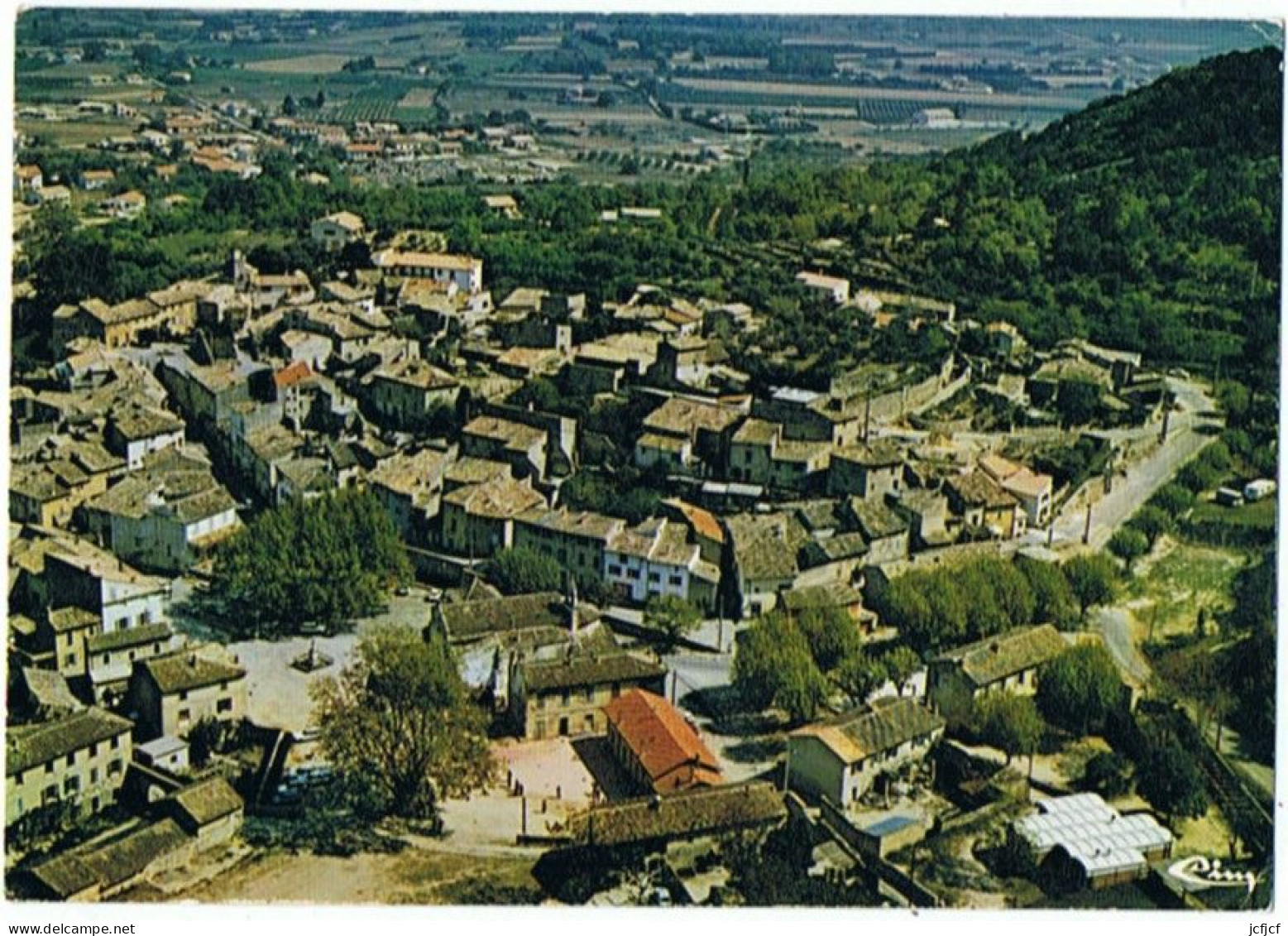 CPM..84..ROBION..VAUCLUSE..VUE GENERALE AERIENNE - Robion