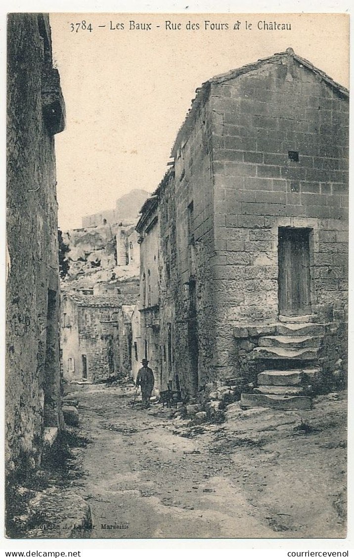 5 CPA - Les BAUX... (B du R) - Le Val d'Enfer, Maisons Troglodytes, Sur la route, La Poterne, Rue des Fours & le Château