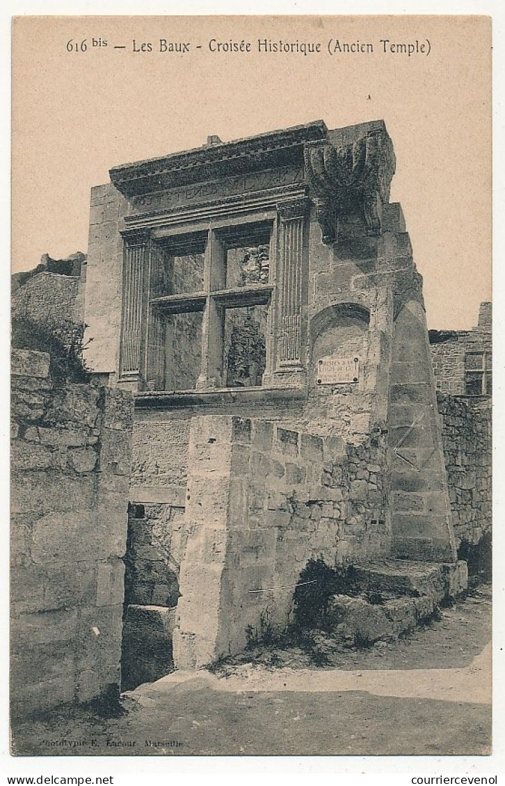 5 CPA - Les BAUX... (B Du R) - Vue Des Remparts, Croisée Historique (Ancien Temple) X2, Tour Sarrazine, Vue D'ensemble - Les-Baux-de-Provence