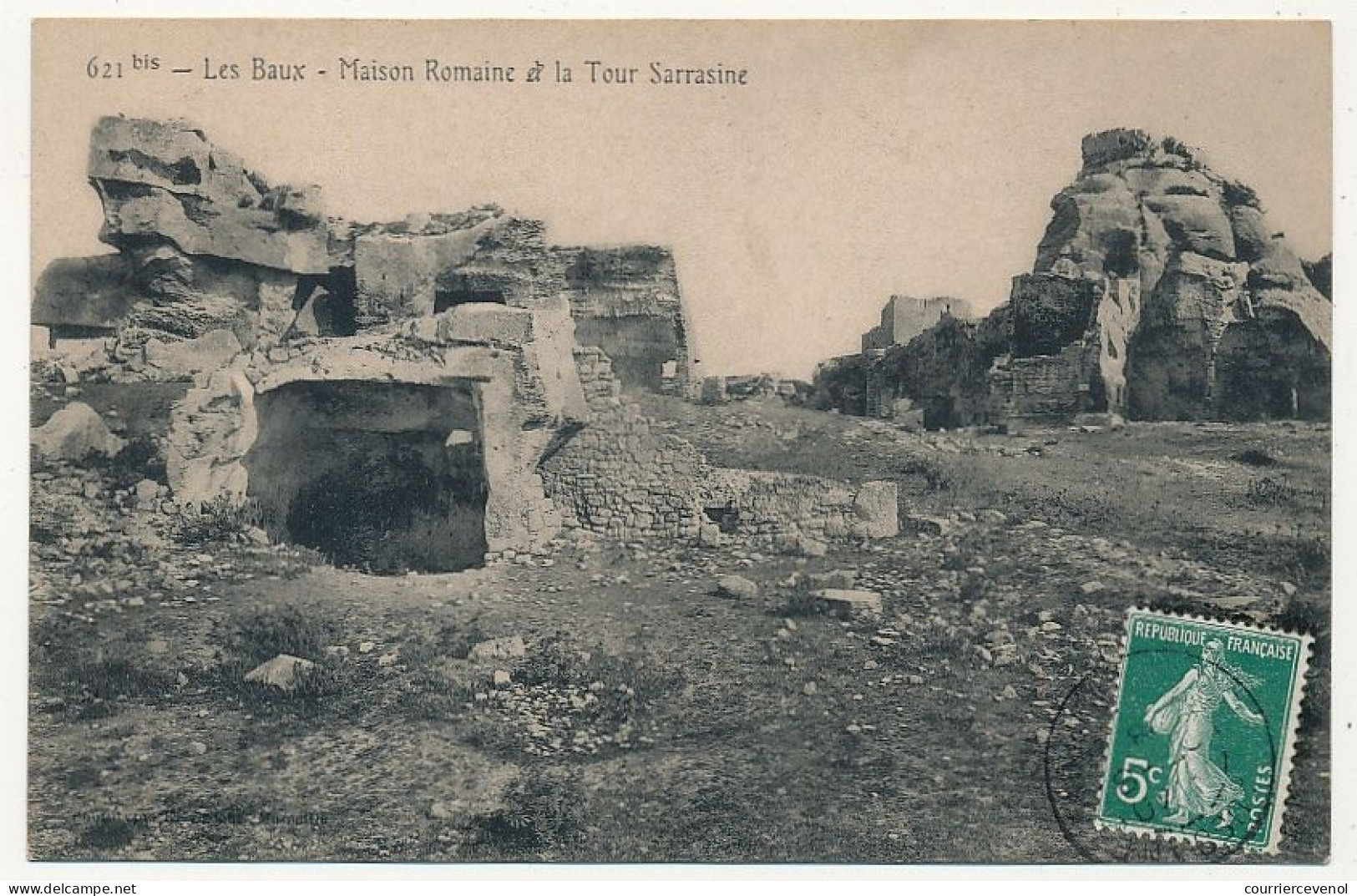 5 CPA - Les BAUX... (B du R) - Vue des Remparts, Croisée Historique (Ancien Temple) X2, Tour Sarrazine, Vue d'ensemble