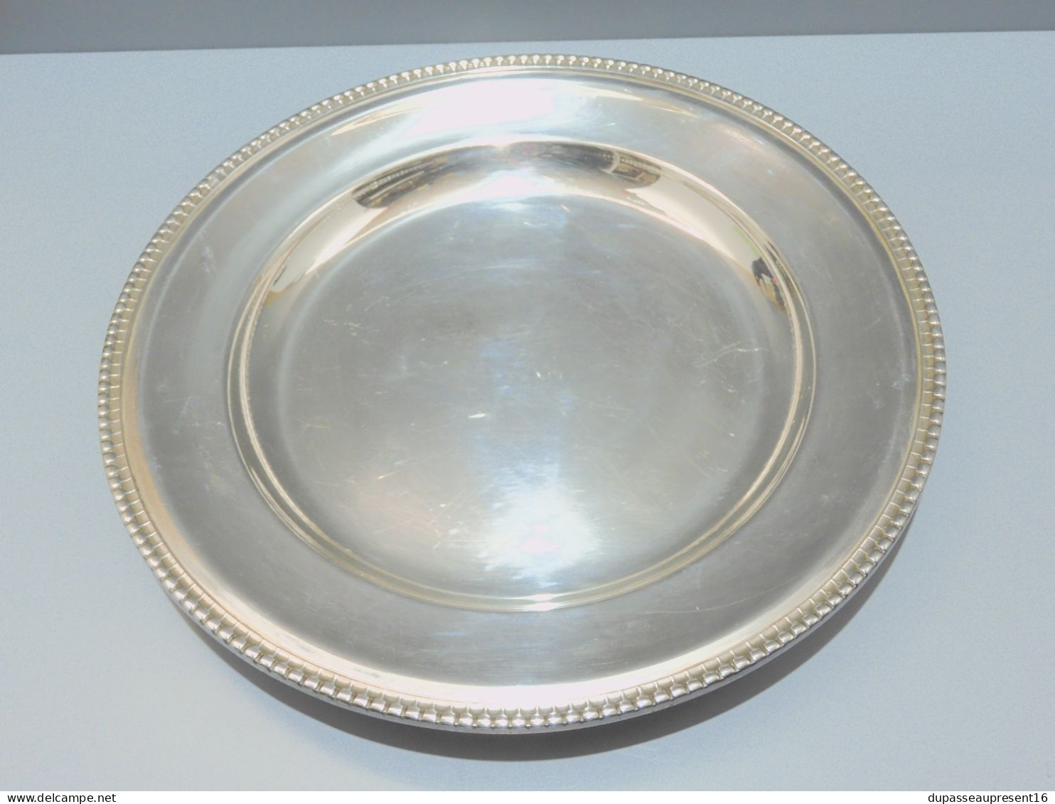 -ANCIEN GRAND PLAT ROND CHRISTOFLE Modèle Perles Jus De Grenier Déco Table    E - Plats