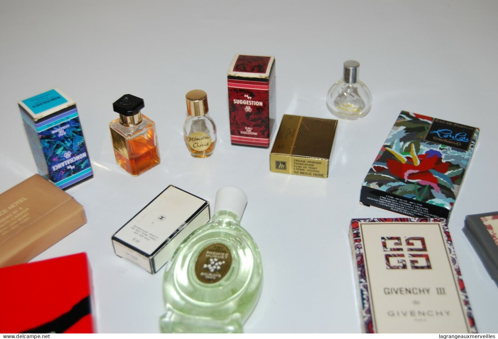 C243 + 15 Objets - Miniatures Parfum - Savon - Beauté - De Collection - Parfums - Stalen