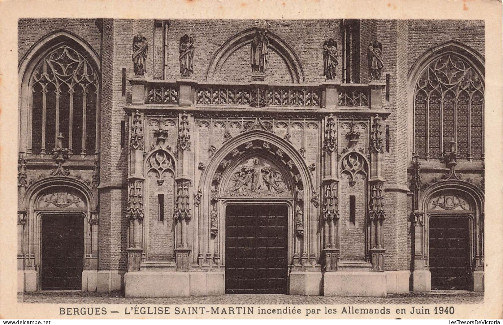 FRANCE - Bergues - L'Eglise Saint Martin Incendié Par Les Allemands En Juin 1940 - Carte Postale Ancienne - Bergues