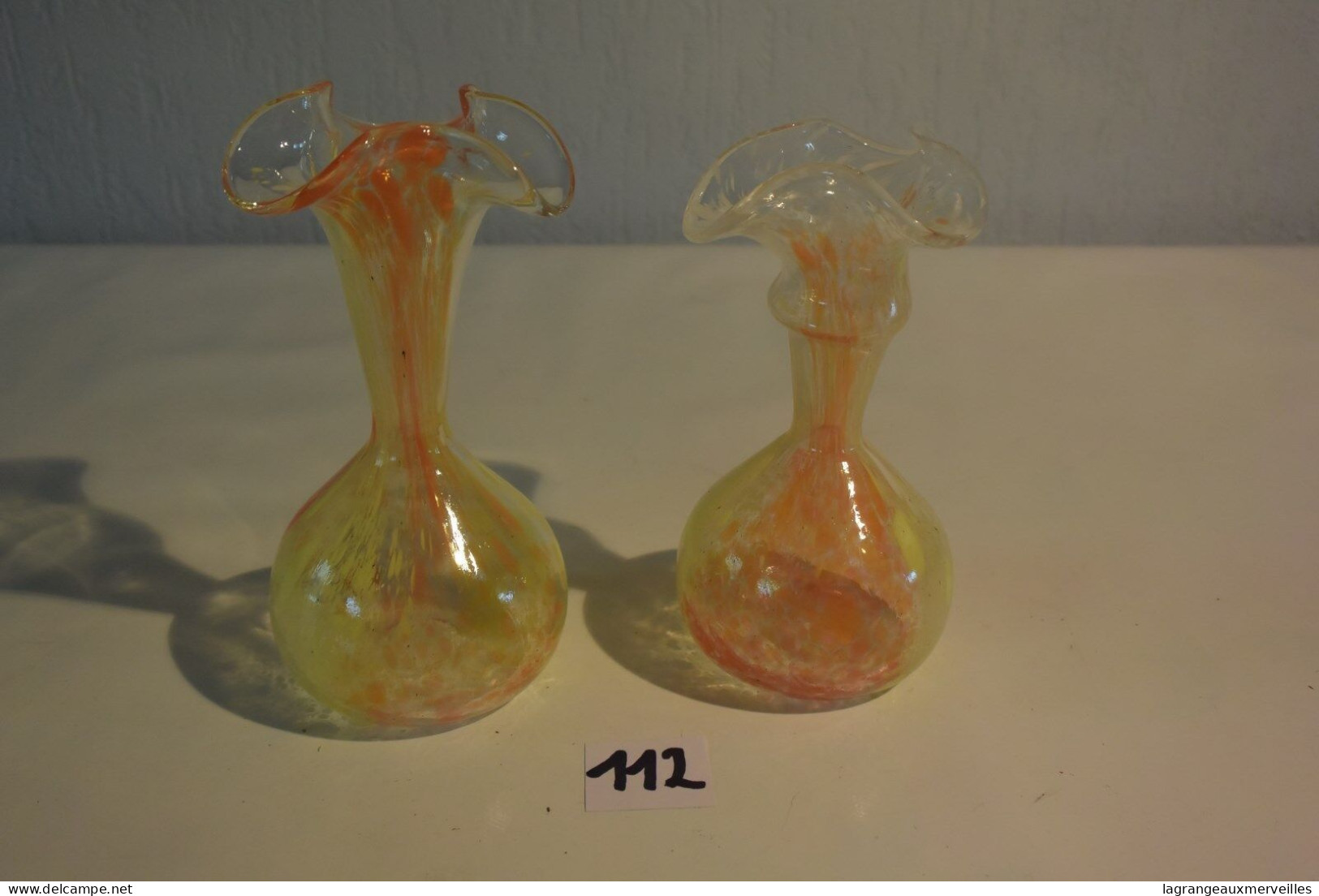 C112 2 Magnifiques Vases Soliflore En Verre Travaillé Et Coulé - Art Nouveau / Art Deco