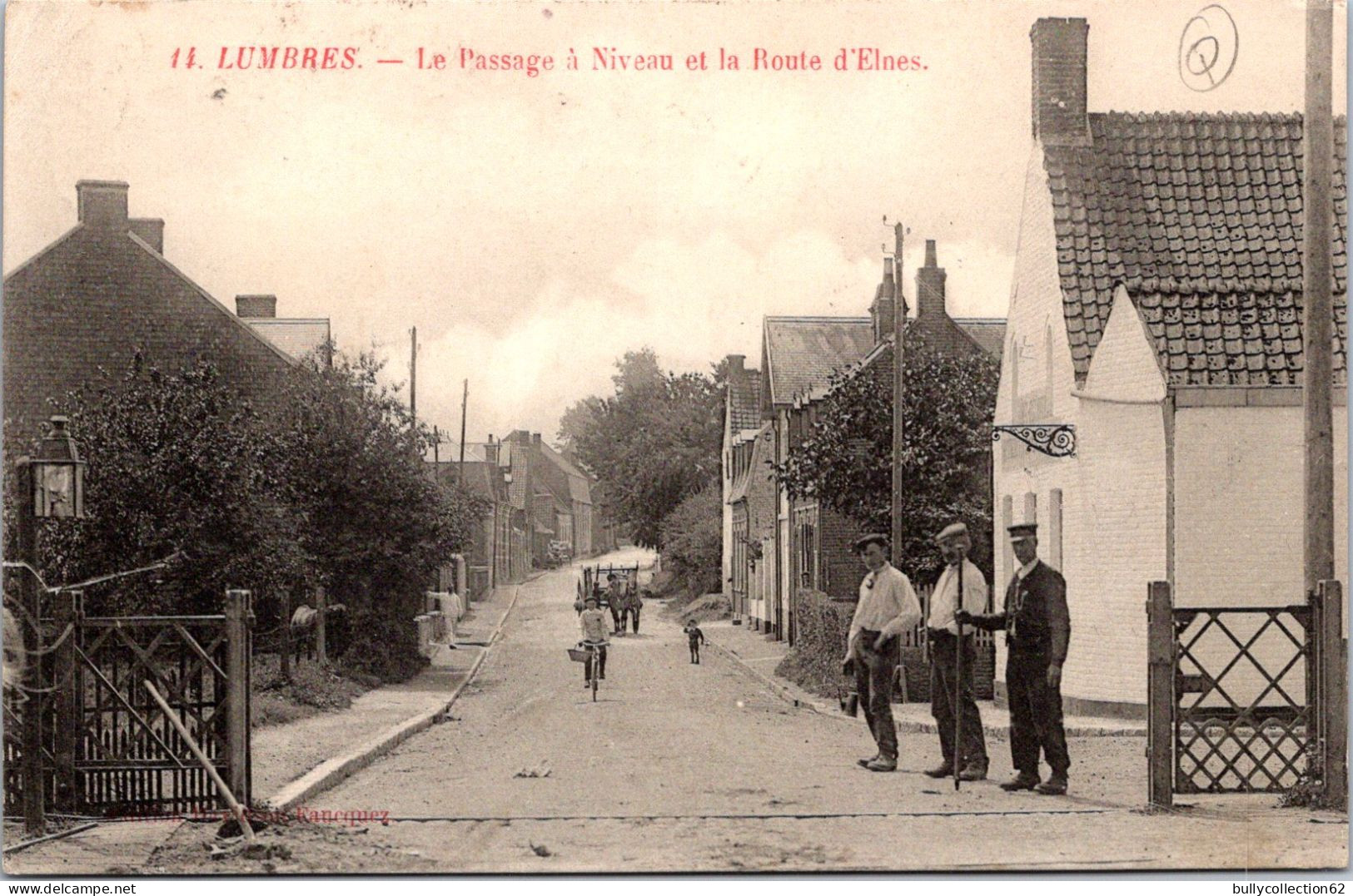 CPA - SELECTION  -  LUMBRES  -  Le Passage à Niveau Et La Route D'Elnes. - Lumbres