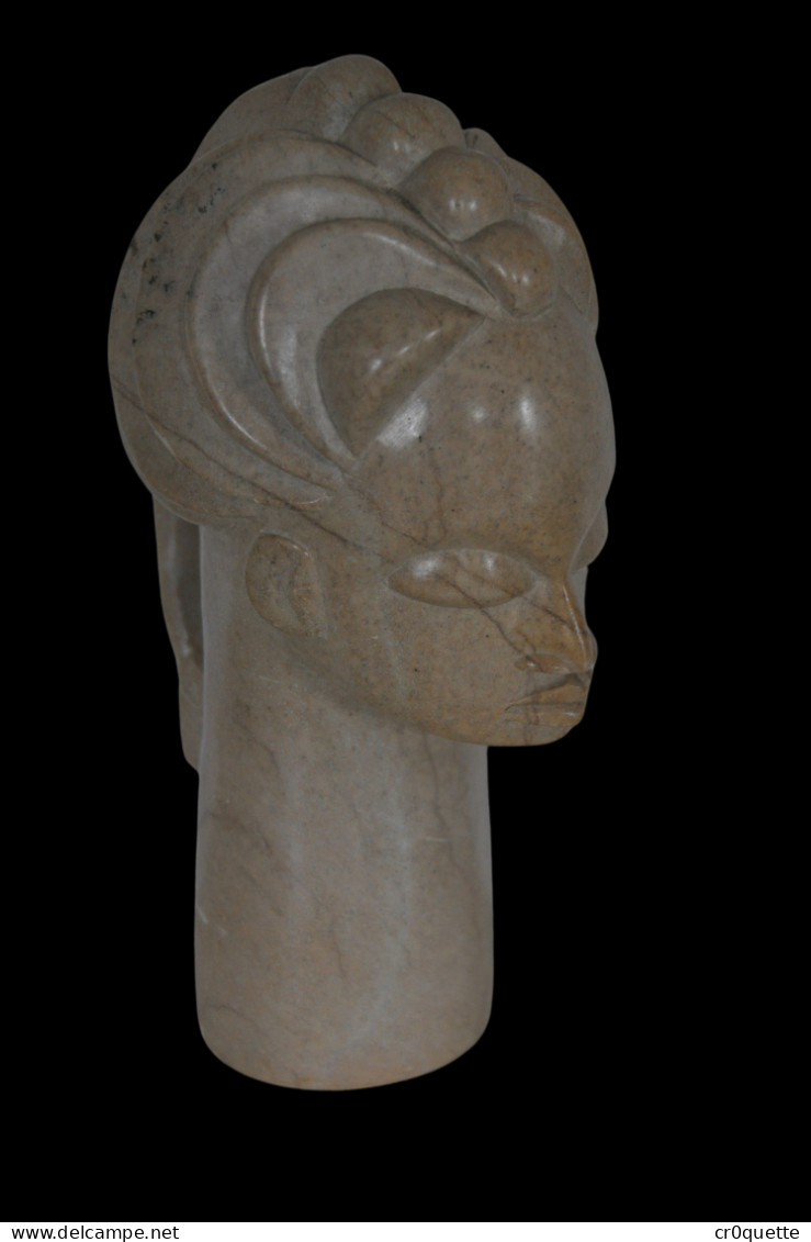 ART AFRICAIN / TÊTE DE FEMME EN PIERRE - African Art