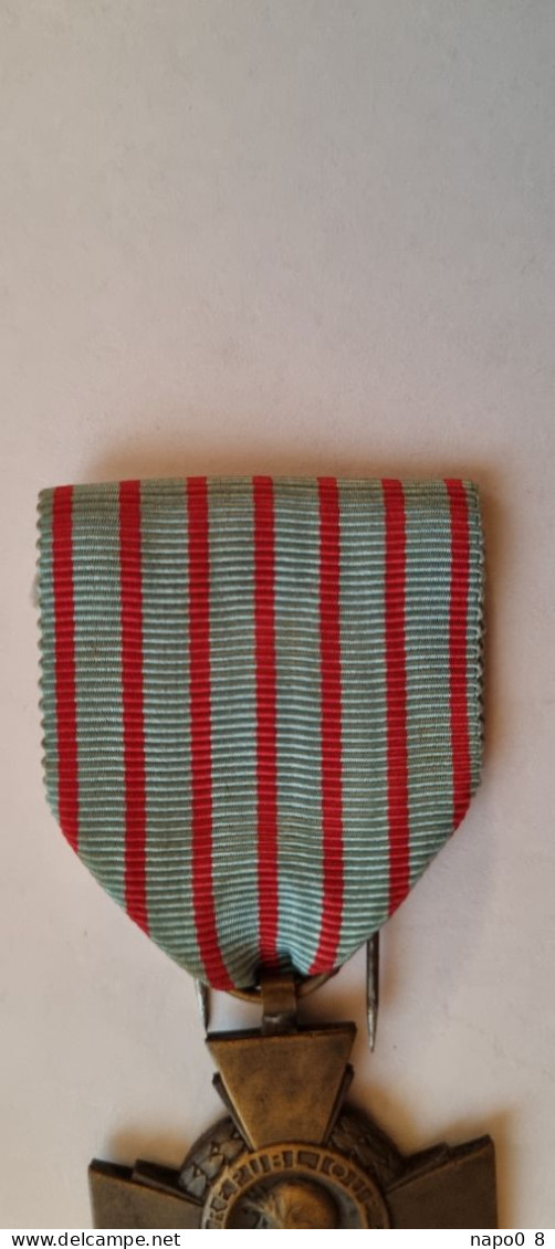 Croix Du Combattant Modèle 1914 - 1918 ( Décret Du 28 Juin 1930 ) - France