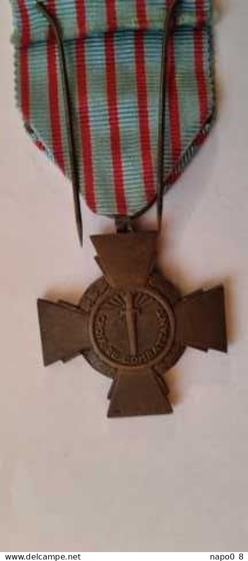 Croix Du Combattant Modèle 1914 - 1918 ( Décret Du 28 Juin 1930 ) - Frankrijk