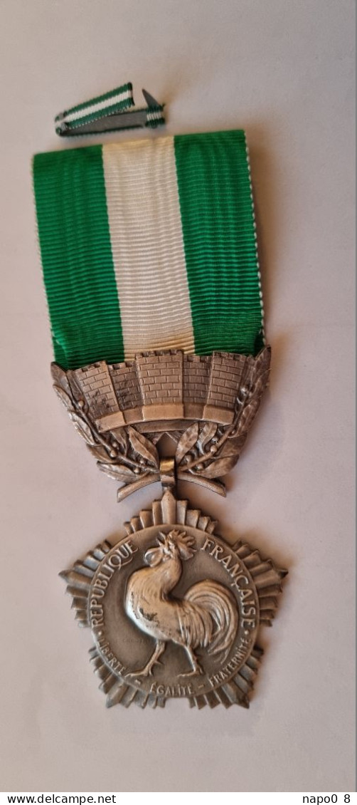 Médaille D'honneur Départementale Et Communale  ( 7 Juin 1945) - Francia