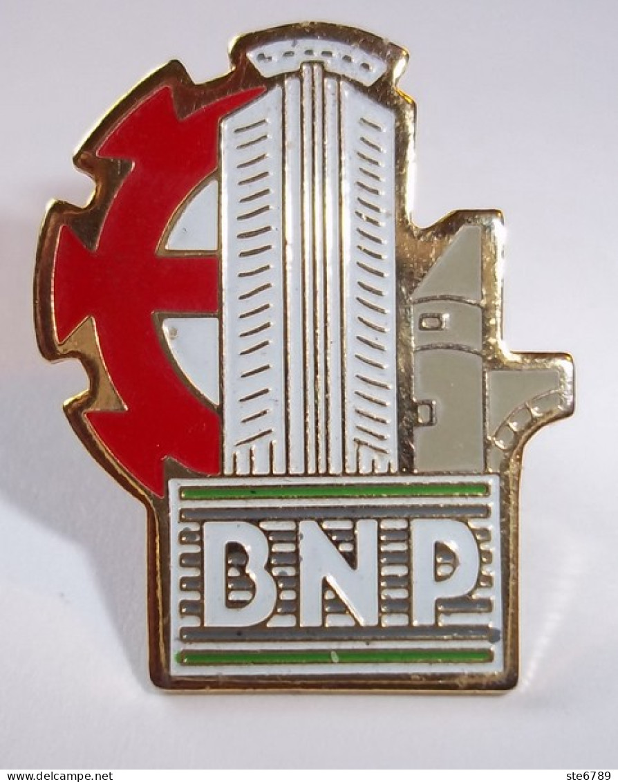 PINS PIN  Banque BNP  La Tour - Banques