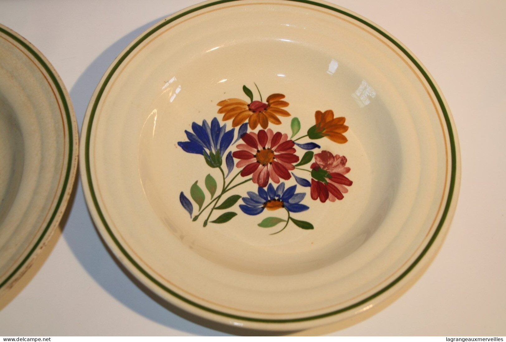 C116 3 Assiettes Décor Floral Boch Keramis La Louvière - Boch (BEL)