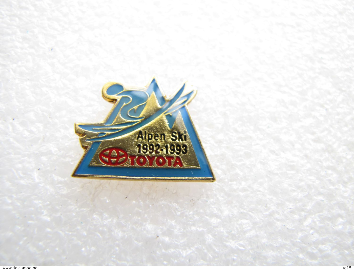 PIN'S    TOYOTA  ALPEN  SKI   1992 1993 - Toyota