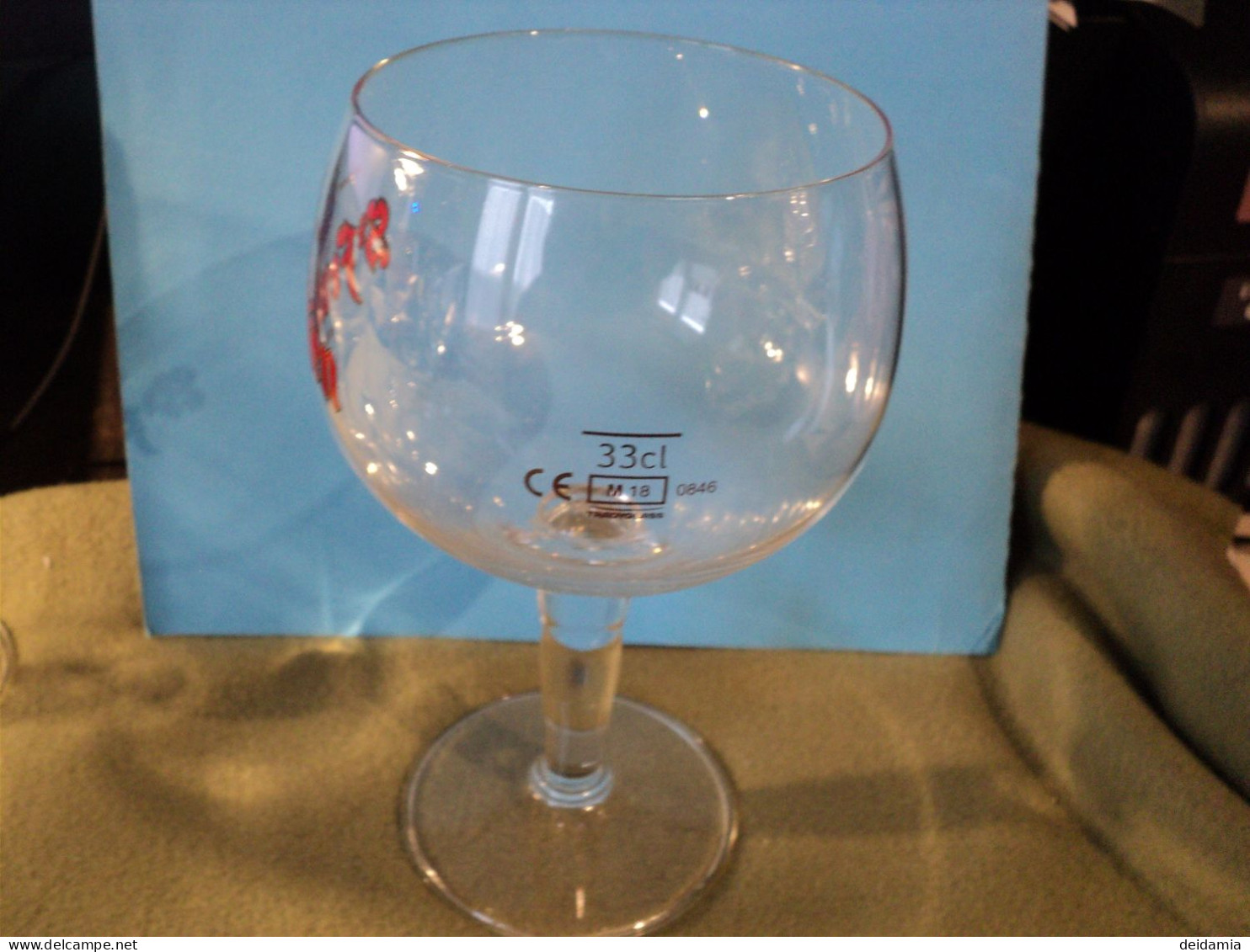 BELGIQUE. VERRE A BIERE ST FEUILLIEN. 33 CL. ABBAYE ABDIJ ANNO 1125 ROUGE / BLEU / MARRON ET DORE. PIED OUVRAGE - Glasses