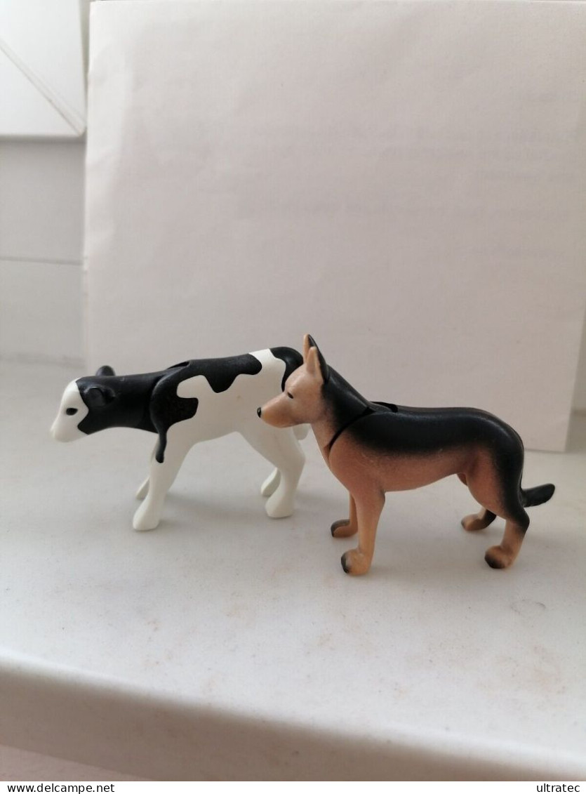 2x Playmobil Bauernhof Figuren Tiere  Schäferhund & Kuh, Kalb  Sehr Guter Zustand  Höhe Beide Ca 4cm - Playmobil