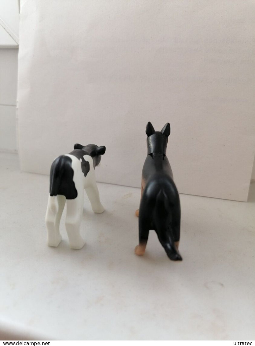 2x Playmobil Bauernhof Figuren Tiere  Schäferhund & Kuh, Kalb  Sehr Guter Zustand  Höhe Beide Ca 4cm - Playmobil