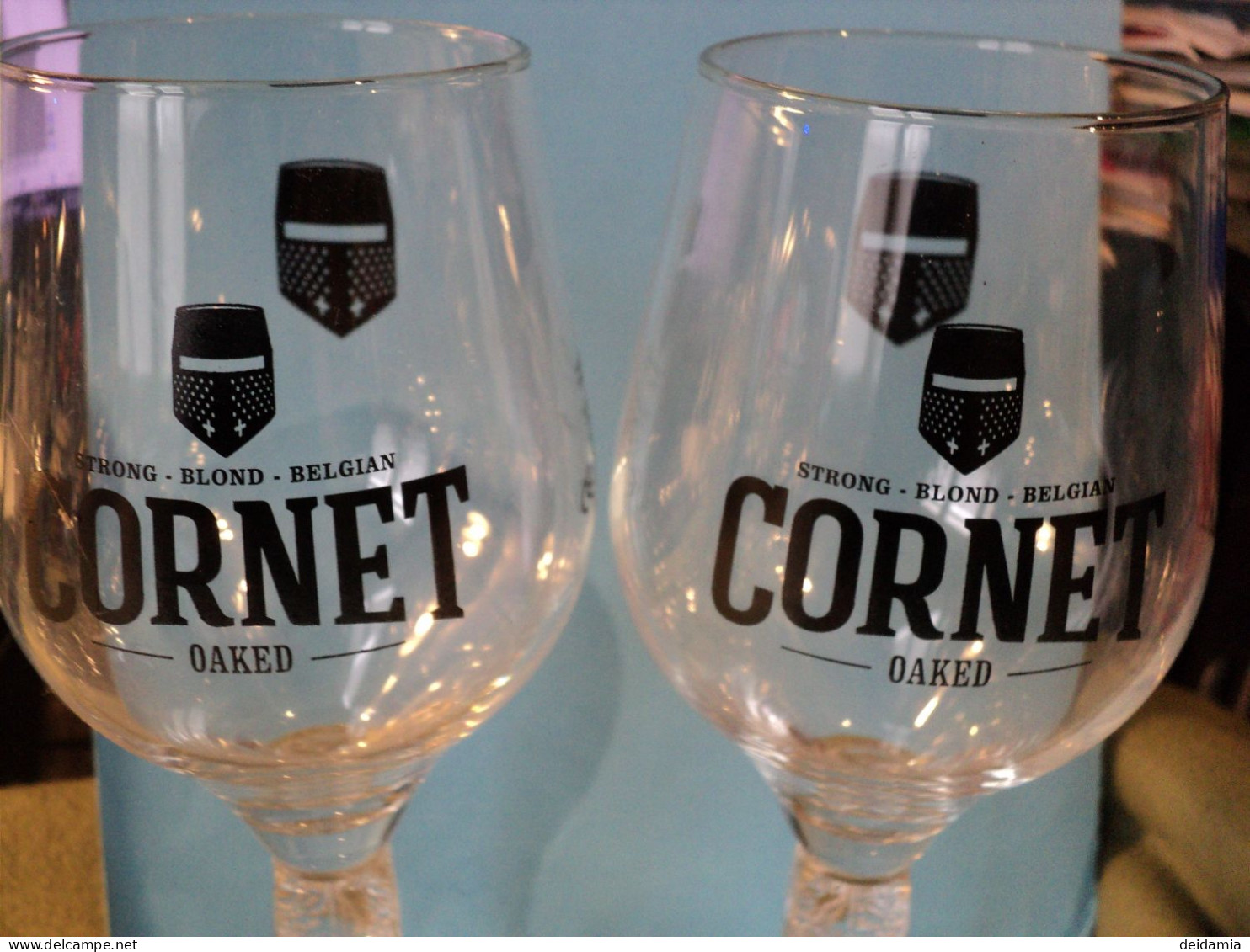 BELGIQUE. PAIRE DE VERRES A BIERE CORNET. STRONG. BLOND. BELGIAN. OAKED. 25 CL HEAUME NOIR. PIED TAILLE EN FORME DE HEAU - Glasses