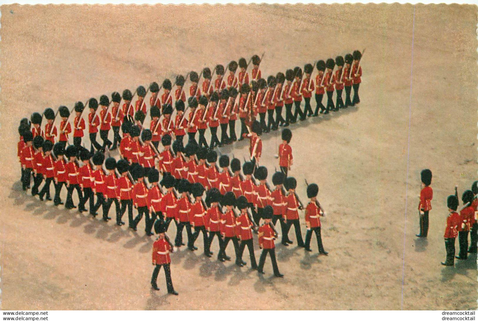 (GA.S) Photo Cpsm Petit Format LONDON. Part Of The Trooping Of The Colour Ceremony - Buckingham Palace