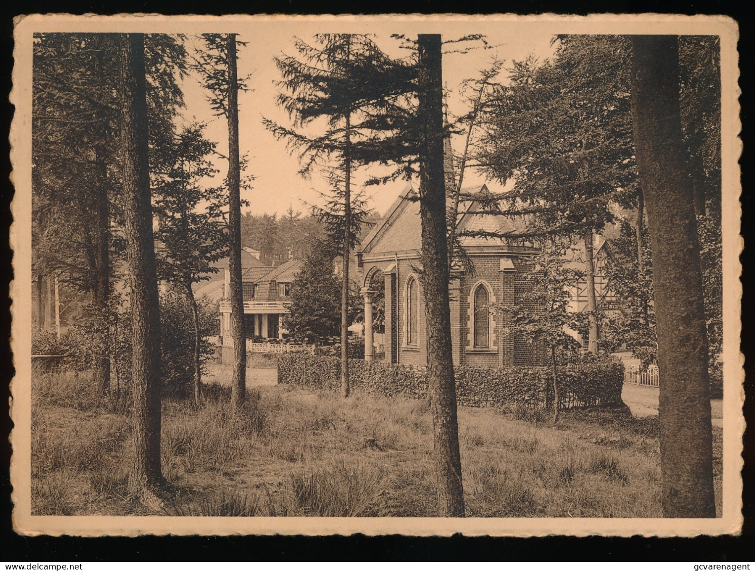 FLOBECQ - LA HOUPPE   LA CHAPELLE ET LE CHALET GERARD , VUS DU BOIS          2 SCANS - Flobecq - Vloesberg