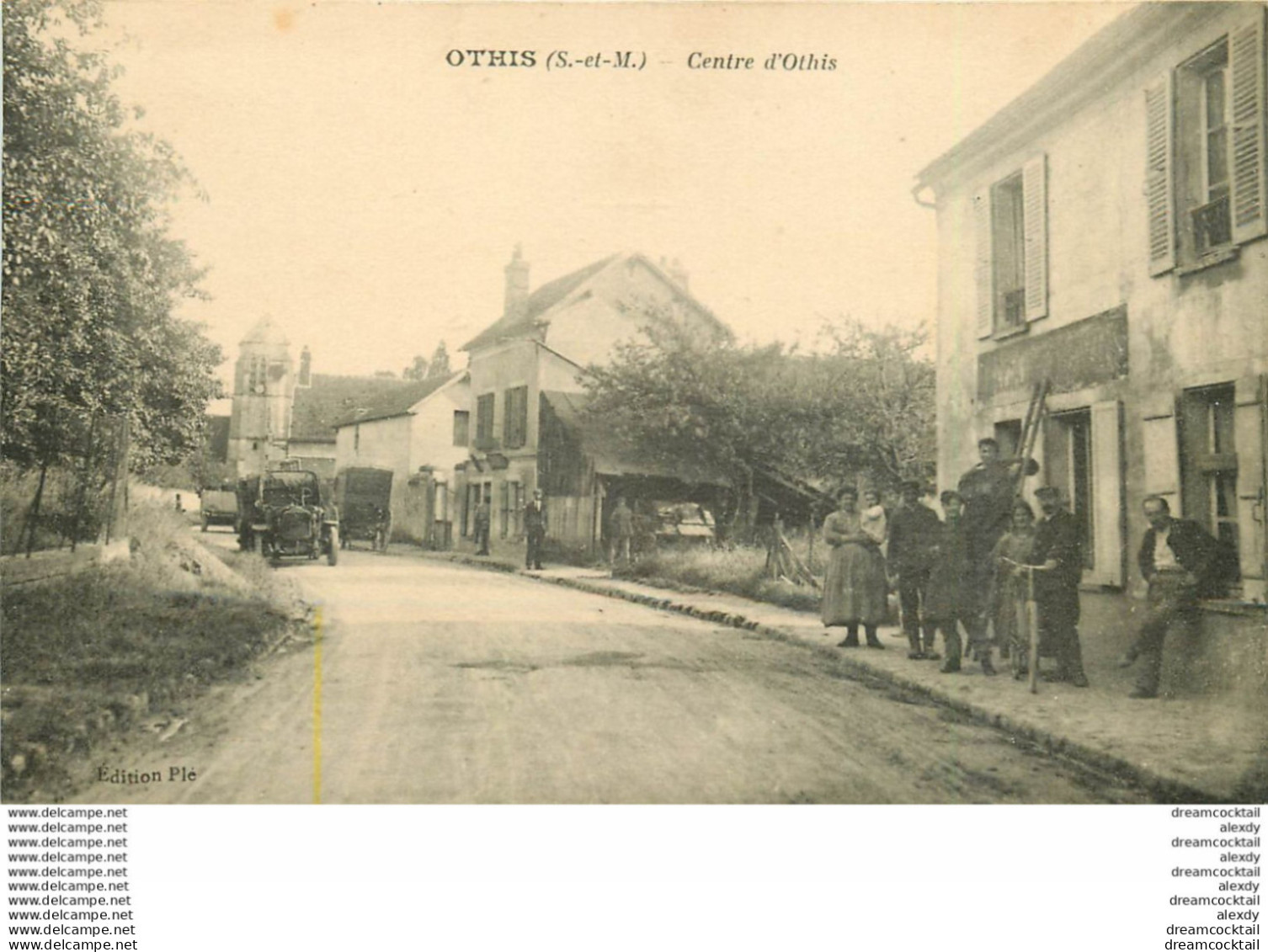 (XX) 77 OTHIS. Le Centre Du Village Avec Cycliste Et Camionnettes - Othis