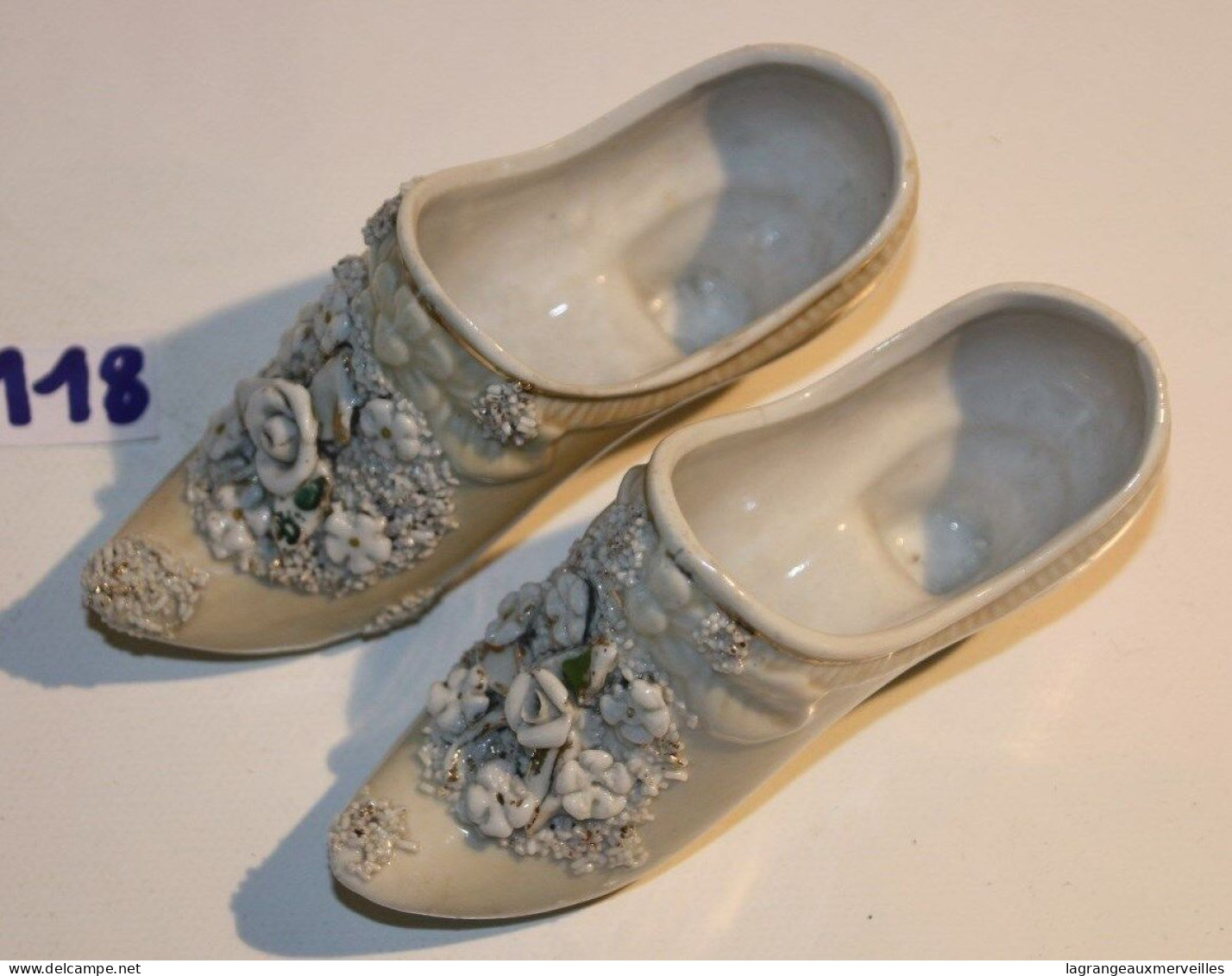 C118 Ancienne Paire De Chaussure En Faience - Porcelaine - Naissance - Muebles