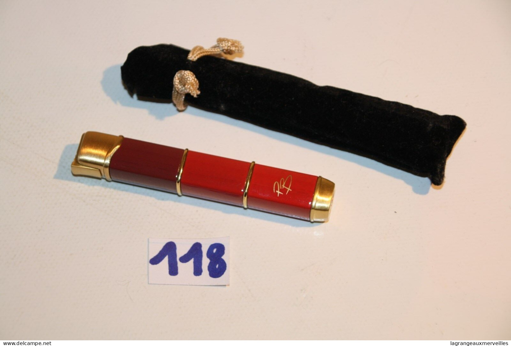 C118 Briquet De Collection Marqué PB Avec étui D'origine - Altri & Non Classificati