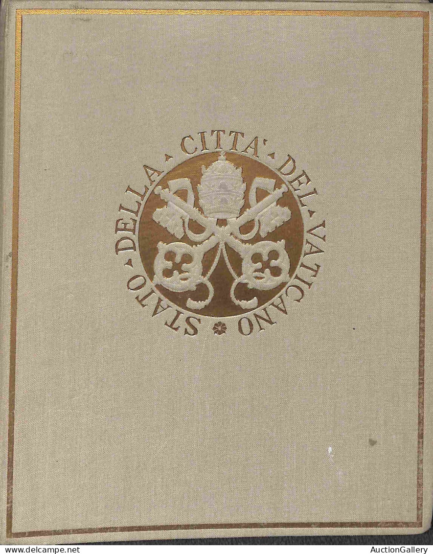 Lotti&Collezioni - VATICANO - 1942/1950 - Splendido Ed Elegante Libro "Stato Della Città Del Vaticano" Con Le Emissioni  - Other & Unclassified